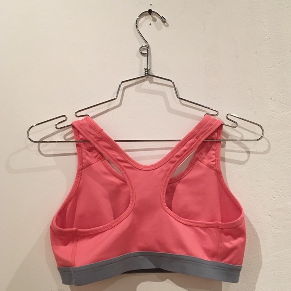 Nike Swoosh Sports Bra - Picture 2 of 3